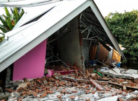 Strong aftershock hits Lombok 2 weeks on
