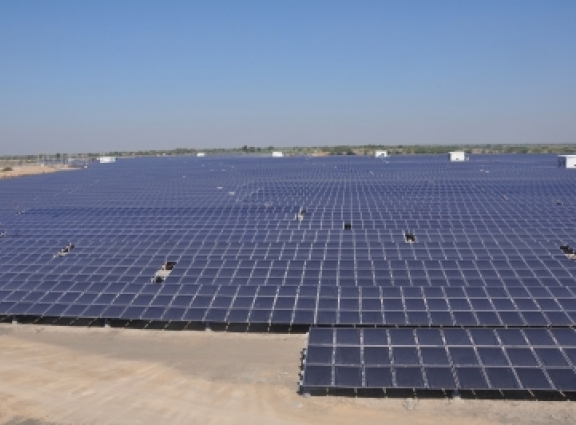 India approves world’s largest solar farm